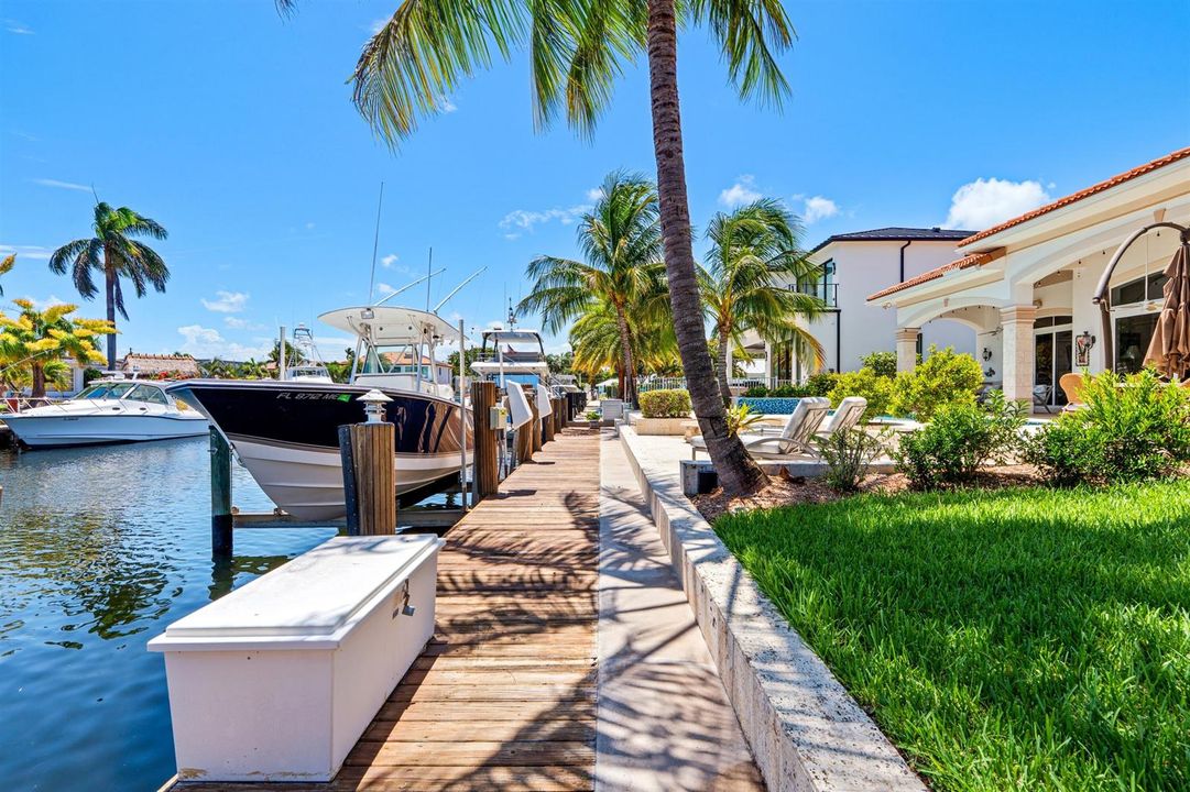 DOCK_STRAIGHT_RIGHT