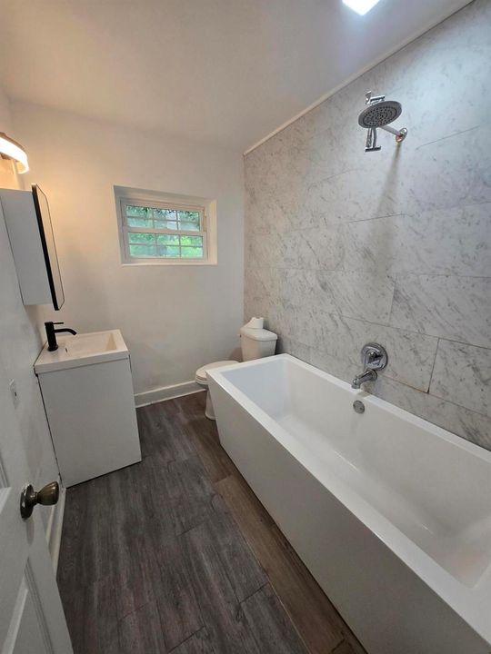 Main Bathroom 2