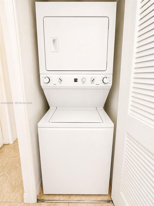 В аренду: $2,200 (2 спален, 2 ванн, 968 Квадратных фут)