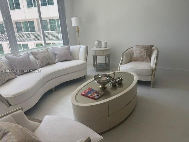 For Rent: $4,500 (2 beds, 2 baths, 980 Square Feet)