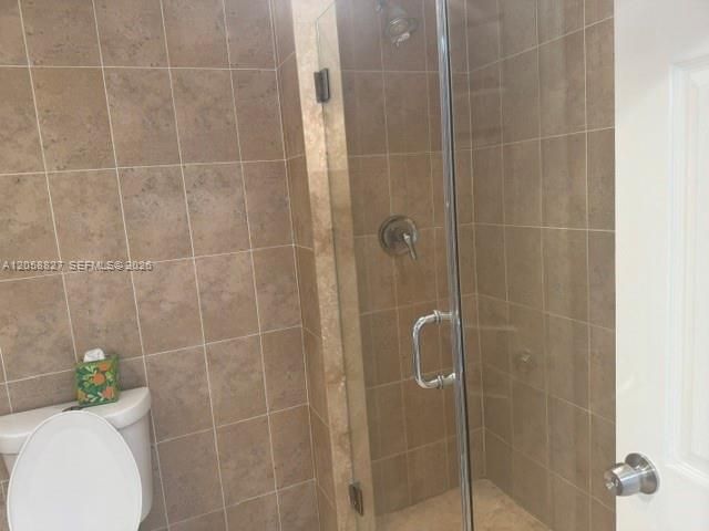 For Rent: $4,500 (2 beds, 2 baths, 980 Square Feet)