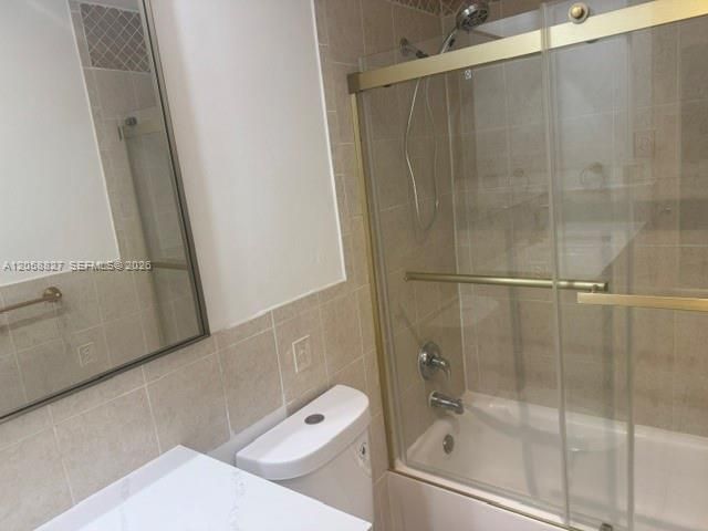For Rent: $4,500 (2 beds, 2 baths, 980 Square Feet)
