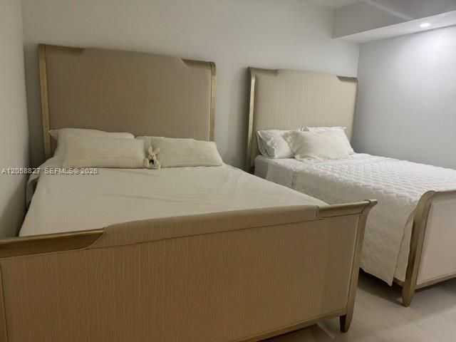 For Rent: $4,500 (2 beds, 2 baths, 980 Square Feet)