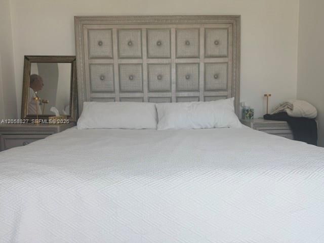 For Rent: $4,500 (2 beds, 2 baths, 980 Square Feet)