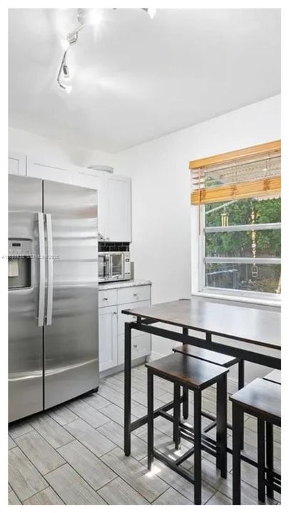 For Rent: $2,200 (2 beds, 1 baths, 1612 Square Feet)
