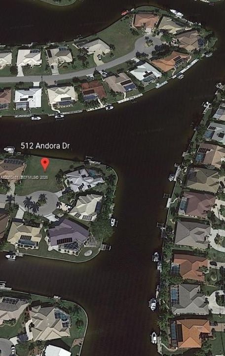 На продажу: $449,999 (0.28 acres)