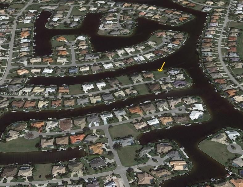 На продажу: $449,999 (0.28 acres)