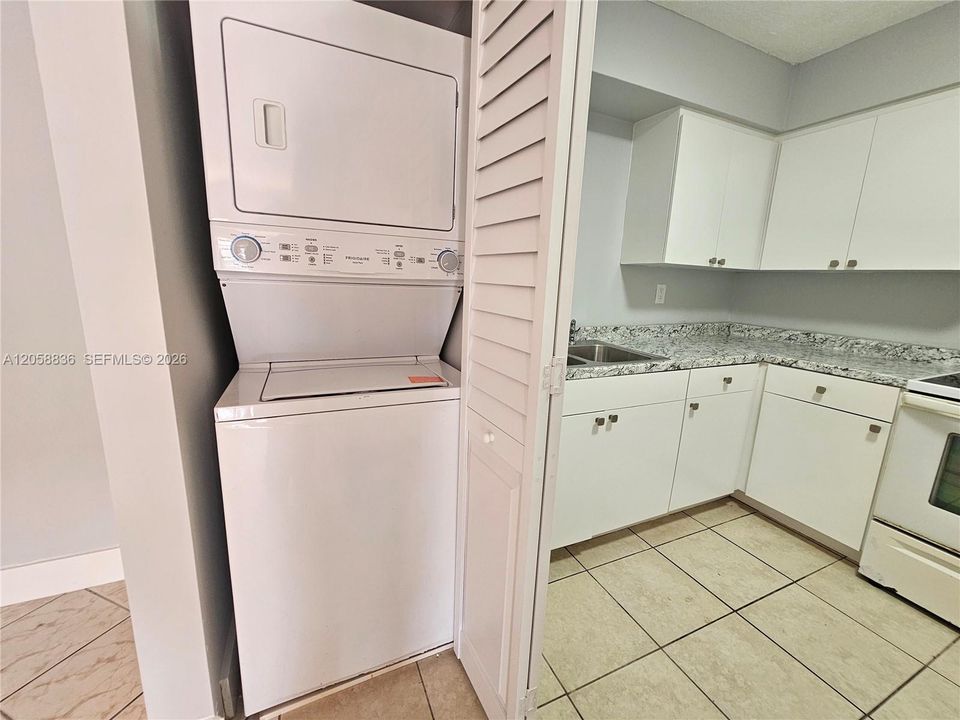 В аренду: $2,500 (2 спален, 2 ванн, 2881 Квадратных фут)