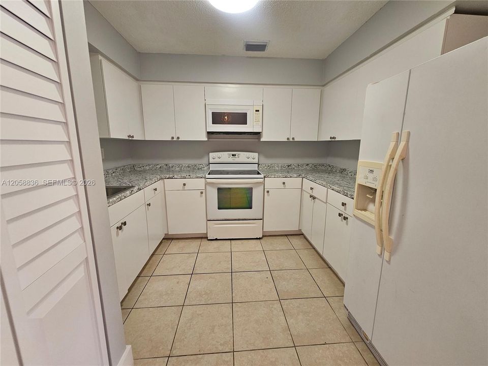 В аренду: $2,500 (2 спален, 2 ванн, 2881 Квадратных фут)