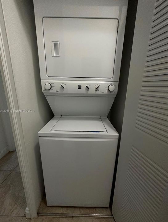 В аренду: $2,200 (2 спален, 2 ванн, 968 Квадратных фут)