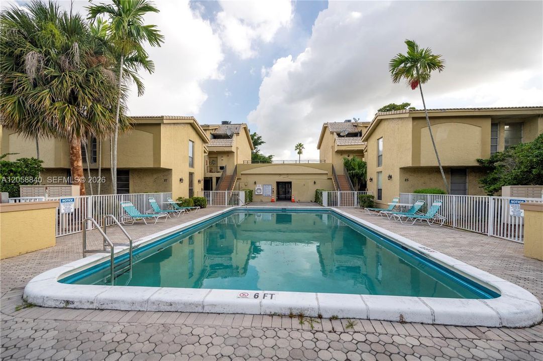 For Sale: $215,000 (2 beds, 2 baths, 1450 Square Feet)