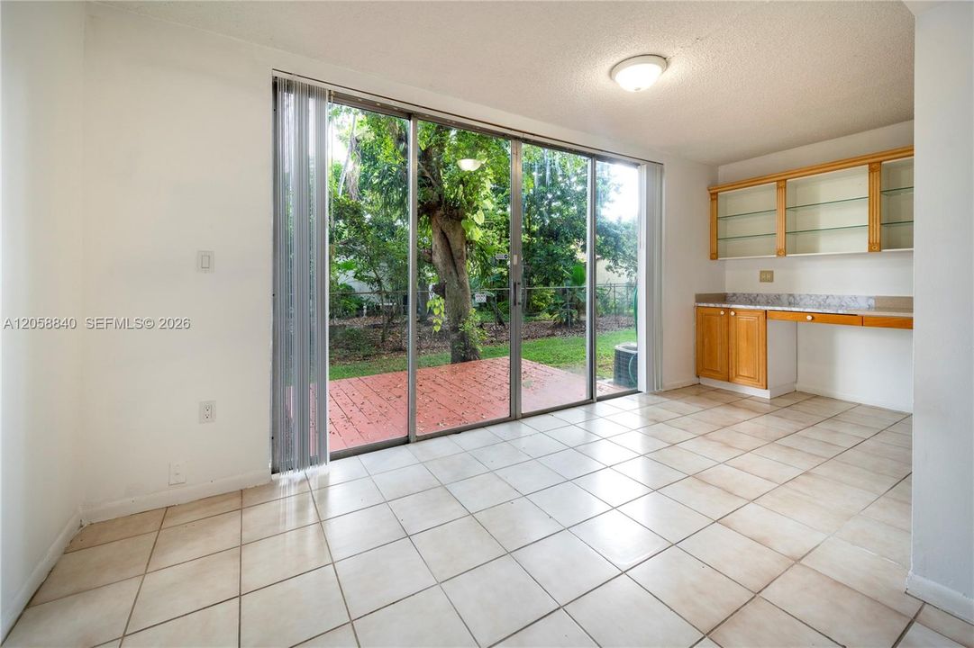 For Sale: $215,000 (2 beds, 2 baths, 1450 Square Feet)