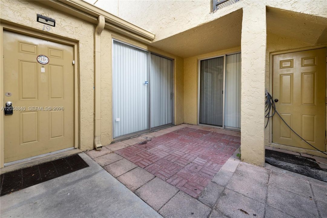 For Sale: $215,000 (2 beds, 2 baths, 1450 Square Feet)