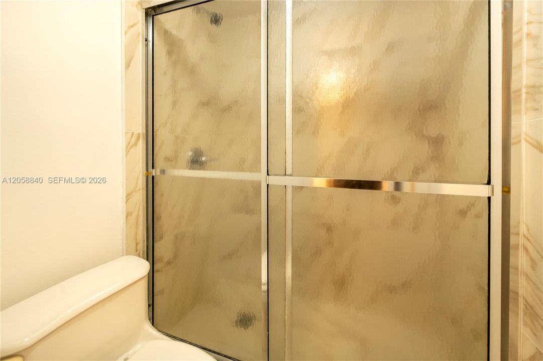 For Sale: $215,000 (2 beds, 2 baths, 1450 Square Feet)
