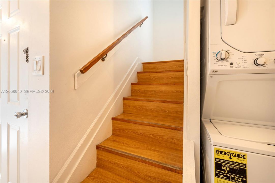 For Sale: $215,000 (2 beds, 2 baths, 1450 Square Feet)