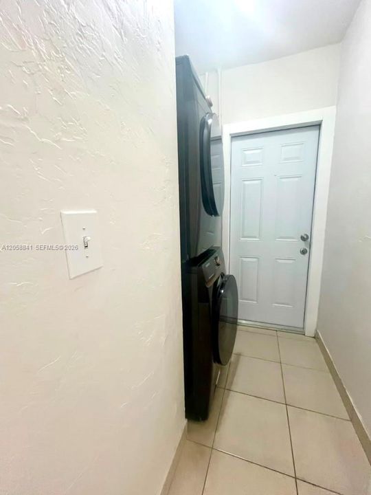 En Renta: $2,895 (3 camas, 1 baños, 1316 Pies cuadrados)