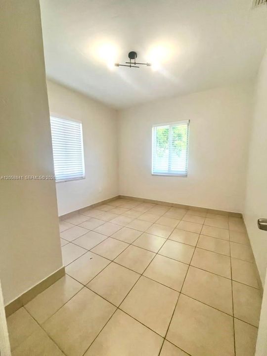 En Renta: $2,895 (3 camas, 1 baños, 1316 Pies cuadrados)