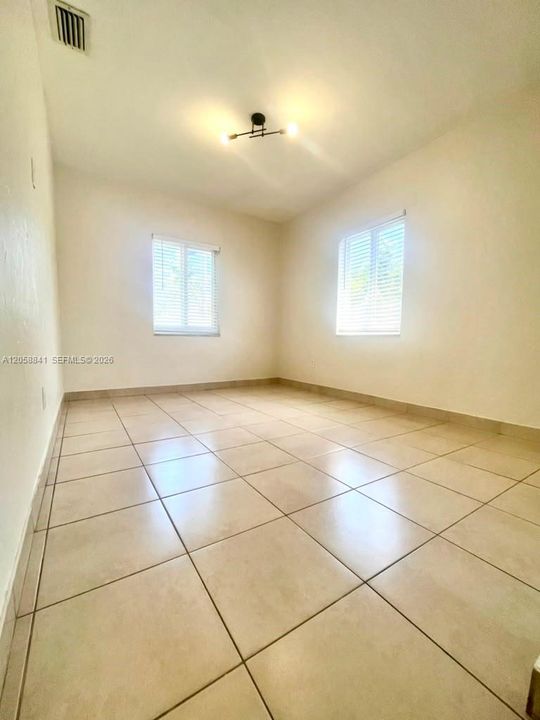 En Renta: $2,895 (3 camas, 1 baños, 1316 Pies cuadrados)