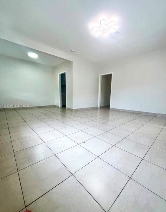 LARGE LIVING AREA