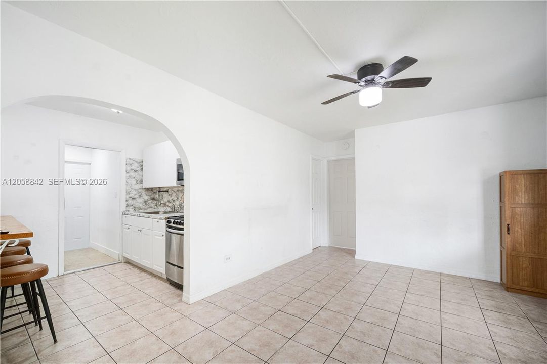 En Venta: $600,000 (3 camas, 2 baños, 1385 Pies cuadrados)