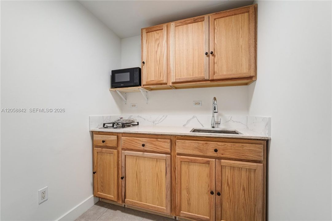 En Venta: $600,000 (3 camas, 2 baños, 1385 Pies cuadrados)