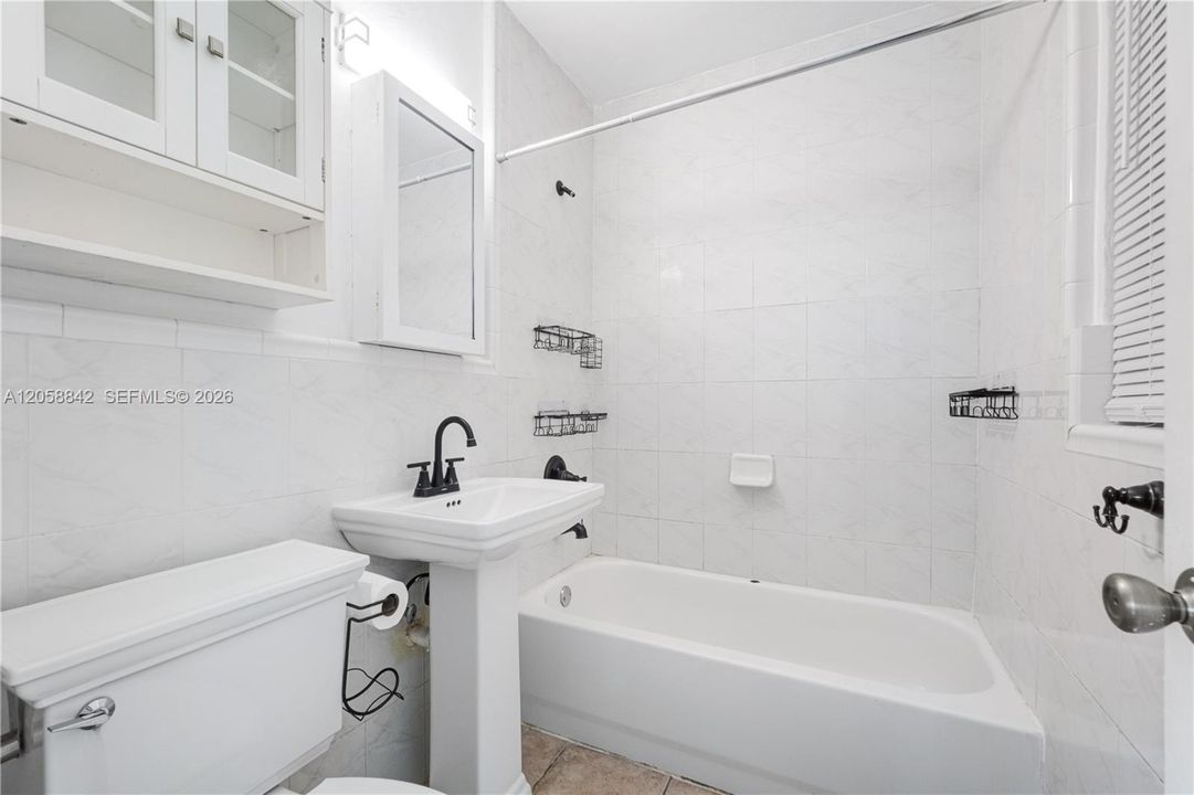 En Venta: $600,000 (3 camas, 2 baños, 1385 Pies cuadrados)