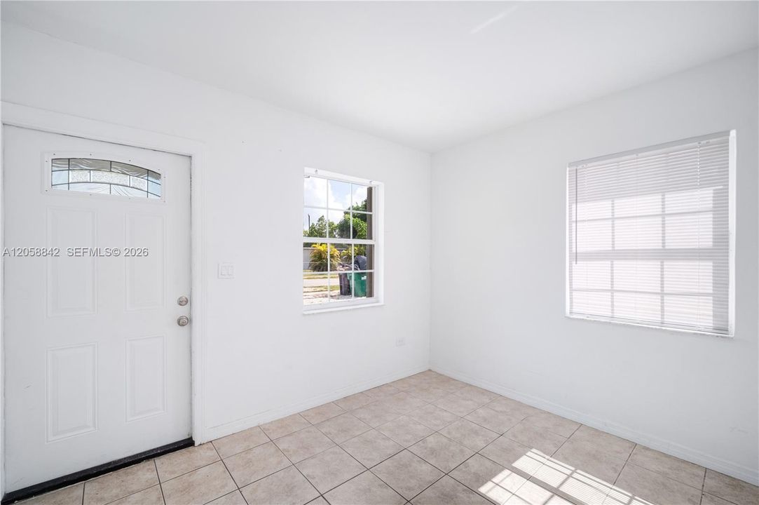 En Venta: $600,000 (3 camas, 2 baños, 1385 Pies cuadrados)