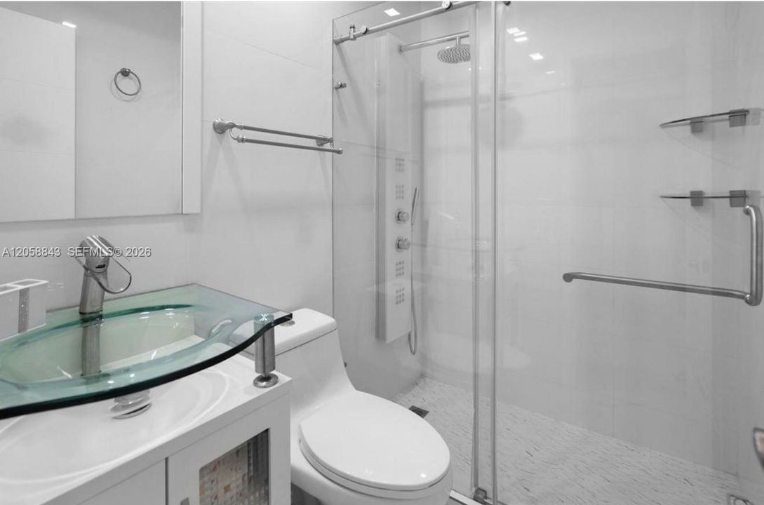 En Venta: $410,000 (3 camas, 2 baños, 1053 Pies cuadrados)
