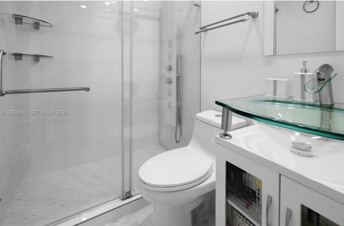 En Venta: $410,000 (3 camas, 2 baños, 1053 Pies cuadrados)