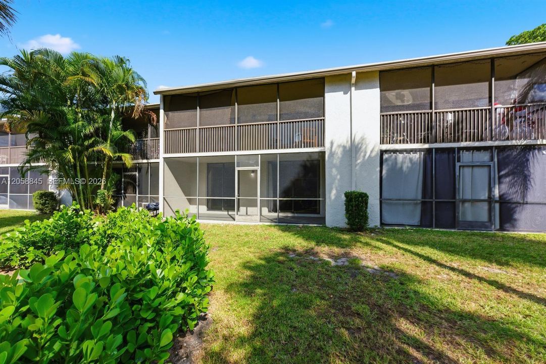 En Venta: $229,000 (2 camas, 2 baños, 937 Pies cuadrados)
