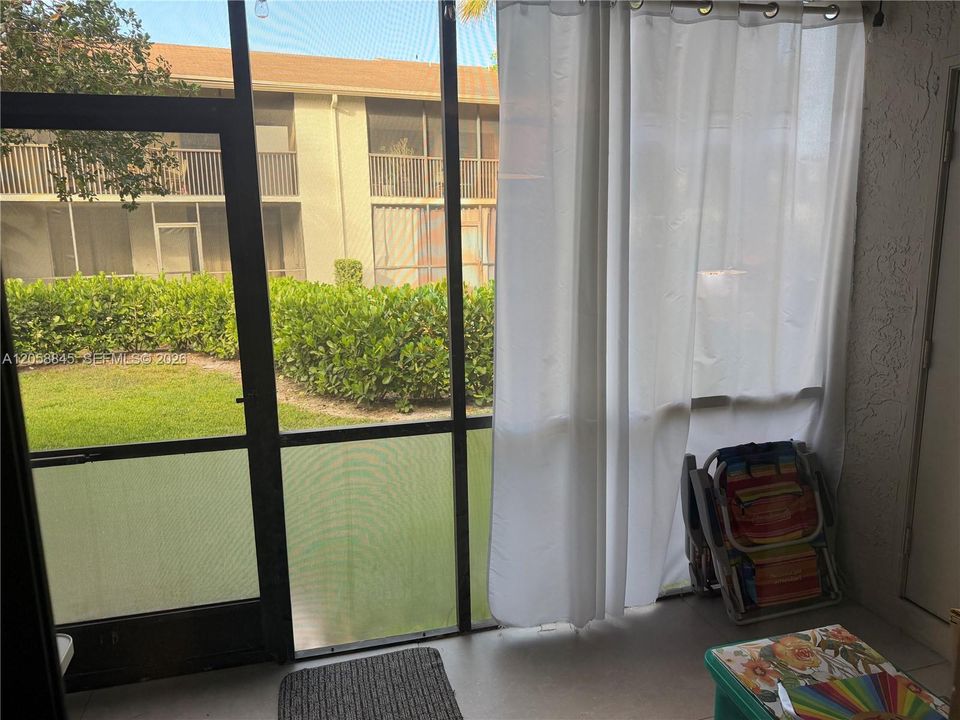 En Venta: $229,000 (2 camas, 2 baños, 937 Pies cuadrados)