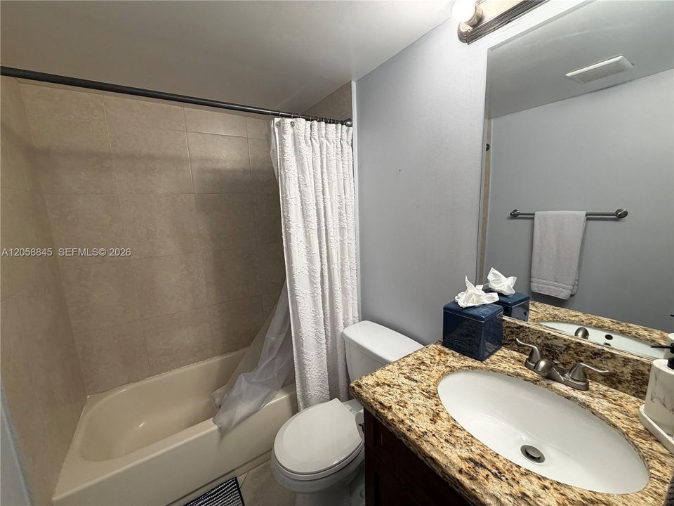 En Venta: $229,000 (2 camas, 2 baños, 937 Pies cuadrados)