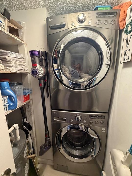 En Venta: $229,000 (2 camas, 2 baños, 937 Pies cuadrados)