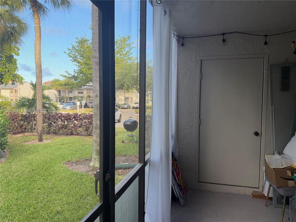 En Venta: $229,000 (2 camas, 2 baños, 937 Pies cuadrados)