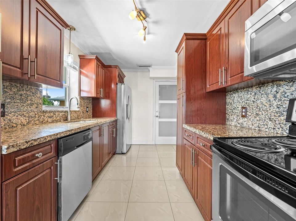 На продажу: $625,000 (3 спален, 2 ванн, 1557 Квадратных фут)