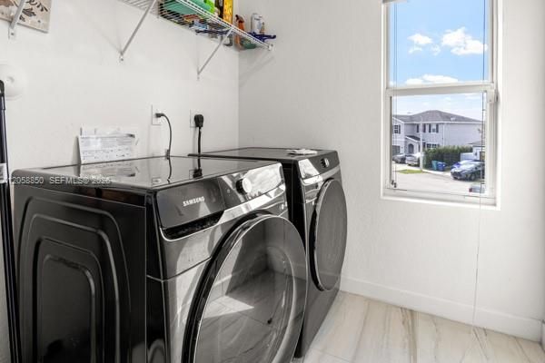 На продажу: $699,999 (5 спален, 4 ванн, 2944 Квадратных фут)