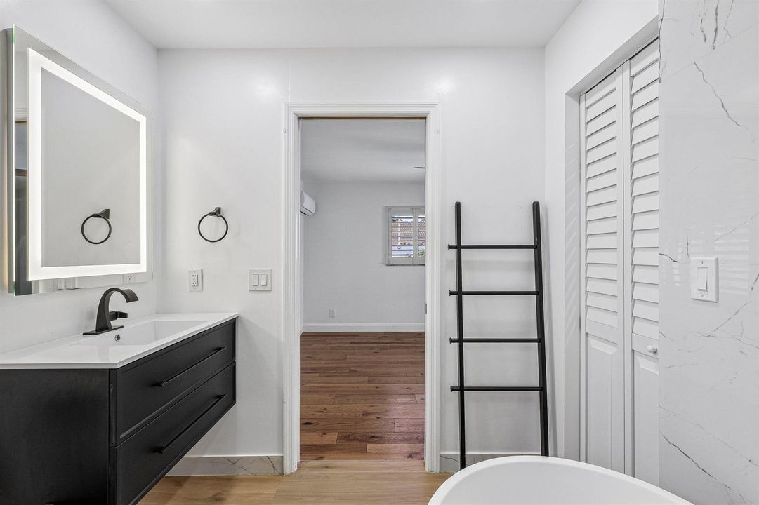 36-web-or-mls-NW 68th St-S2207-036