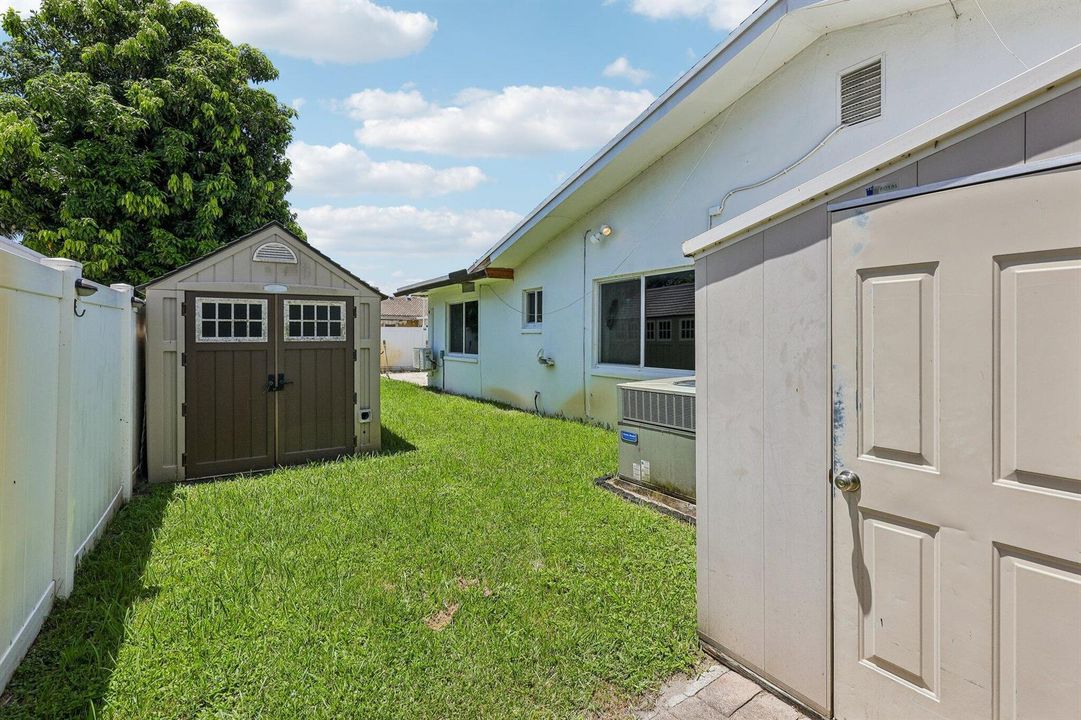 43-web-or-mls-NW 68th St-S2207-043