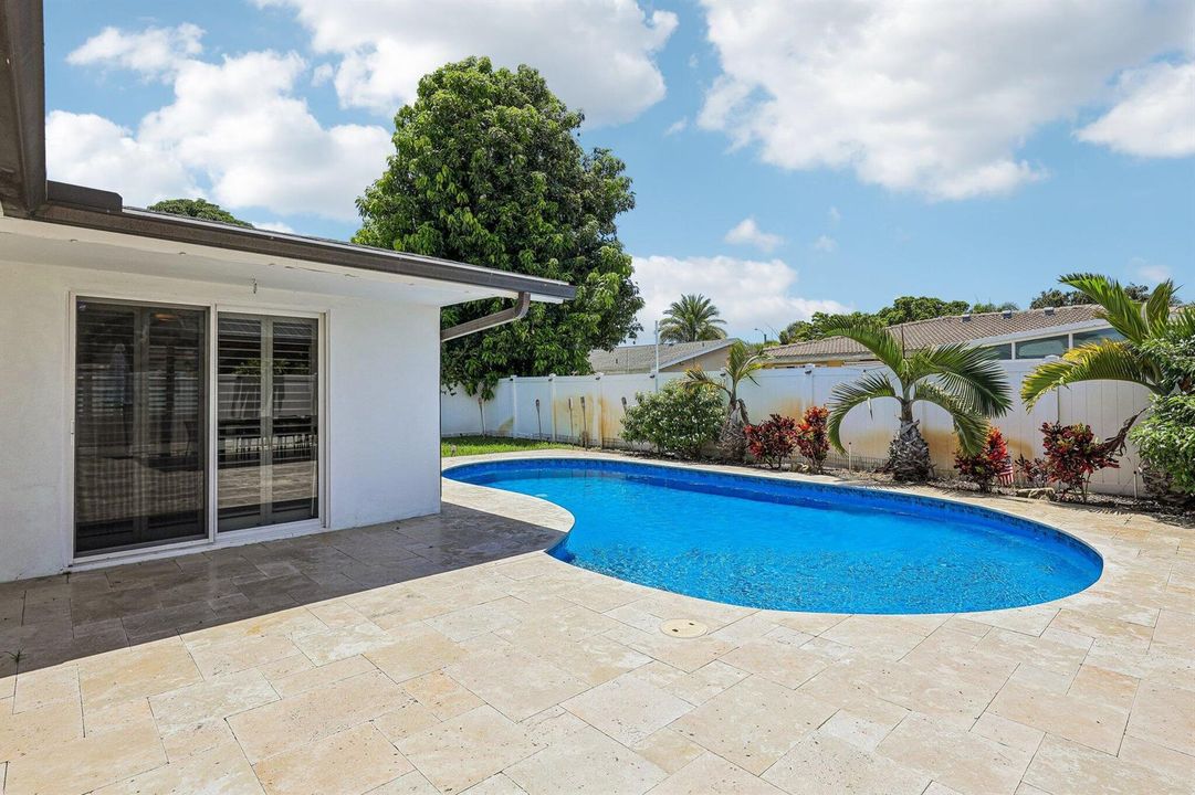 52-web-or-mls-NW 68th St-S2207-052