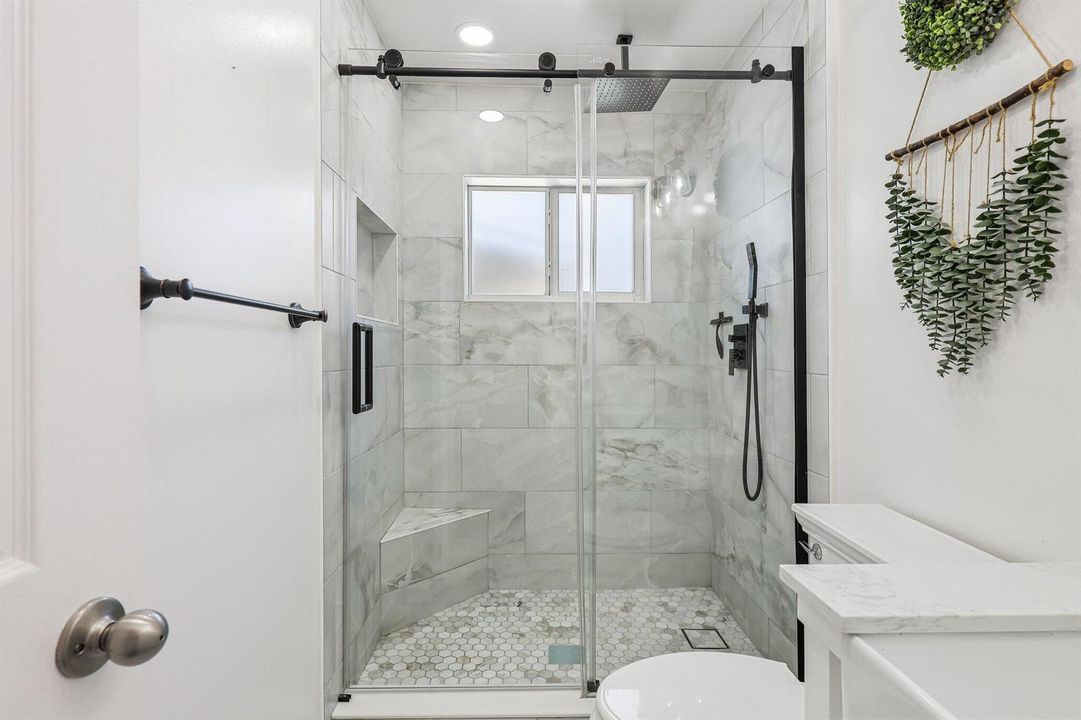 25-web-or-mls-NW 68th St-S2207-025