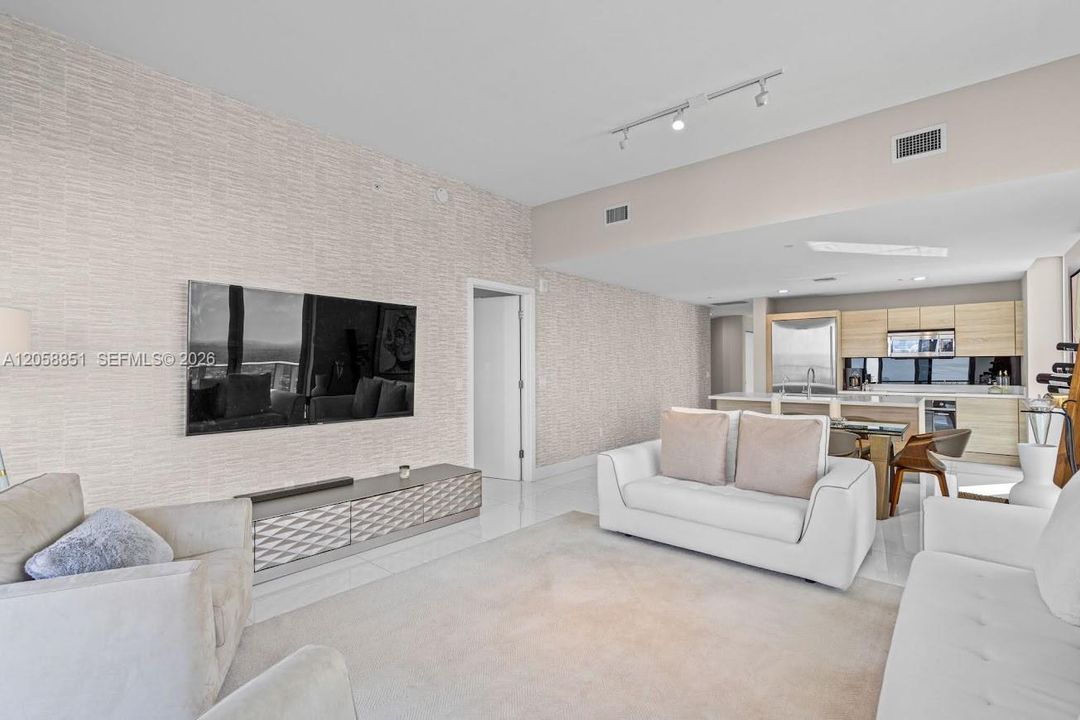 В аренду: $6,500 (3 спален, 3 ванн, 1556 Квадратных фут)