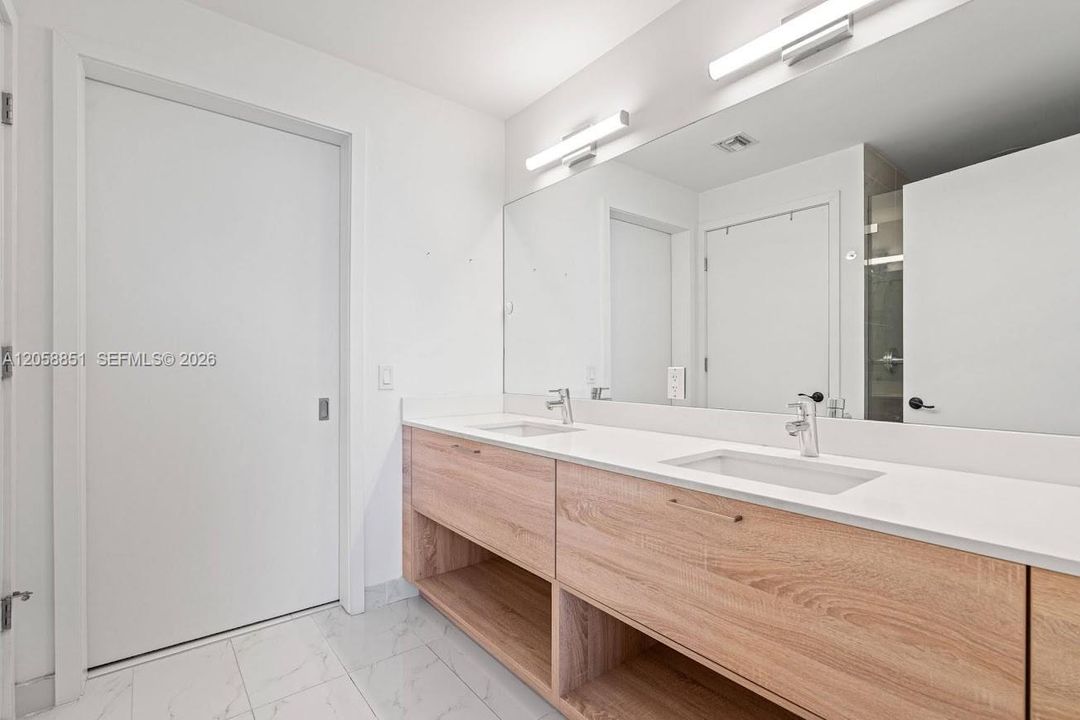 В аренду: $6,500 (3 спален, 3 ванн, 1556 Квадратных фут)