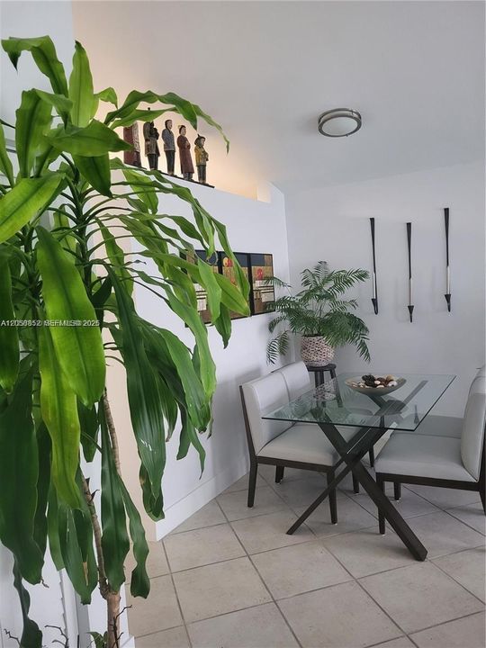 Active With Contract: $3,100 (3 beds, 2 baths, 1276 Square Feet)