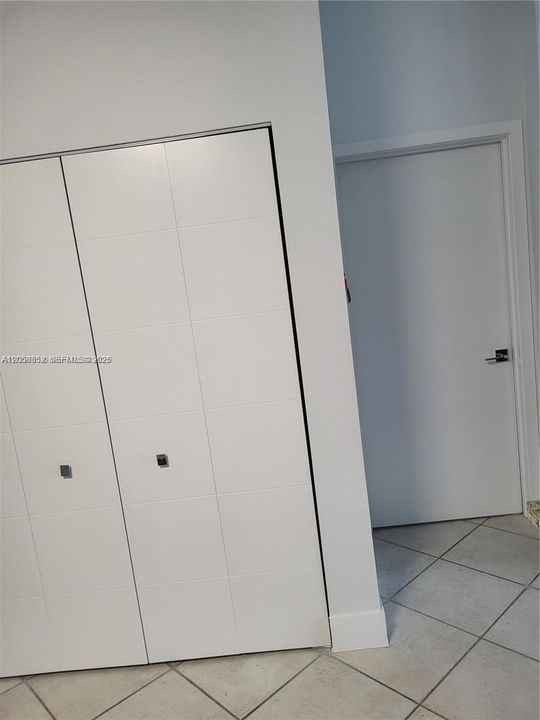 Active With Contract: $3,100 (3 beds, 2 baths, 1276 Square Feet)