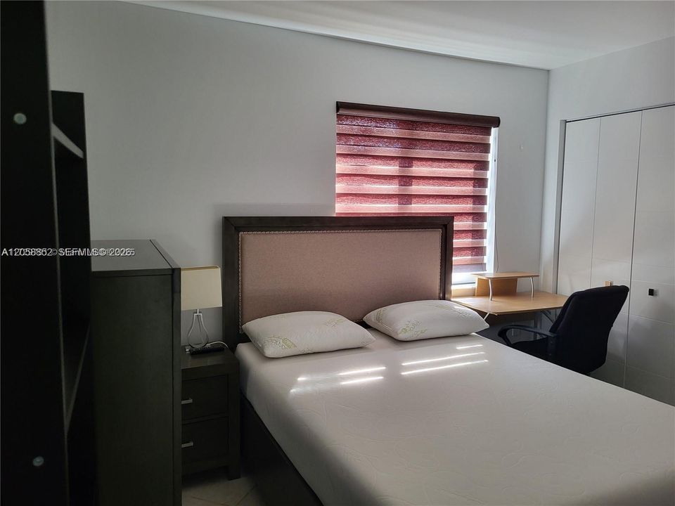 Active With Contract: $3,100 (3 beds, 2 baths, 1276 Square Feet)