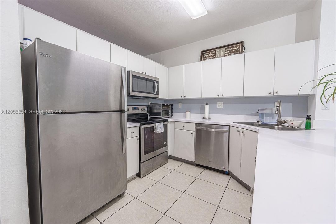 В аренду: $2,600 (3 спален, 2 ванн, 1186 Квадратных фут)