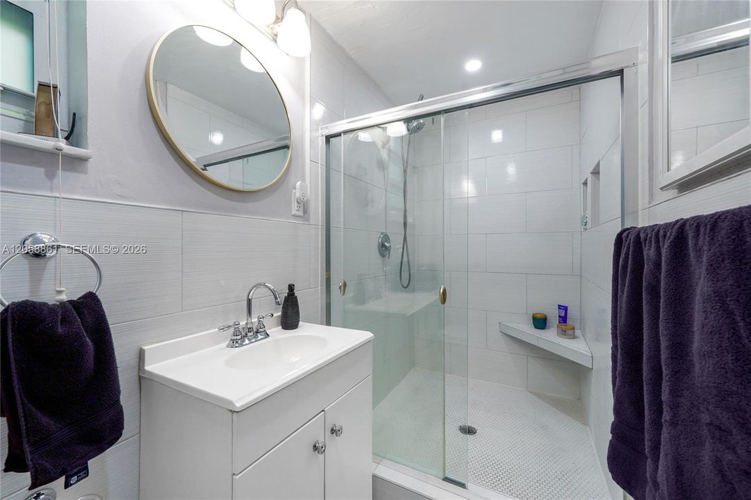 На продажу: $399,000 (3 спален, 2 ванн, 1298 Квадратных фут)