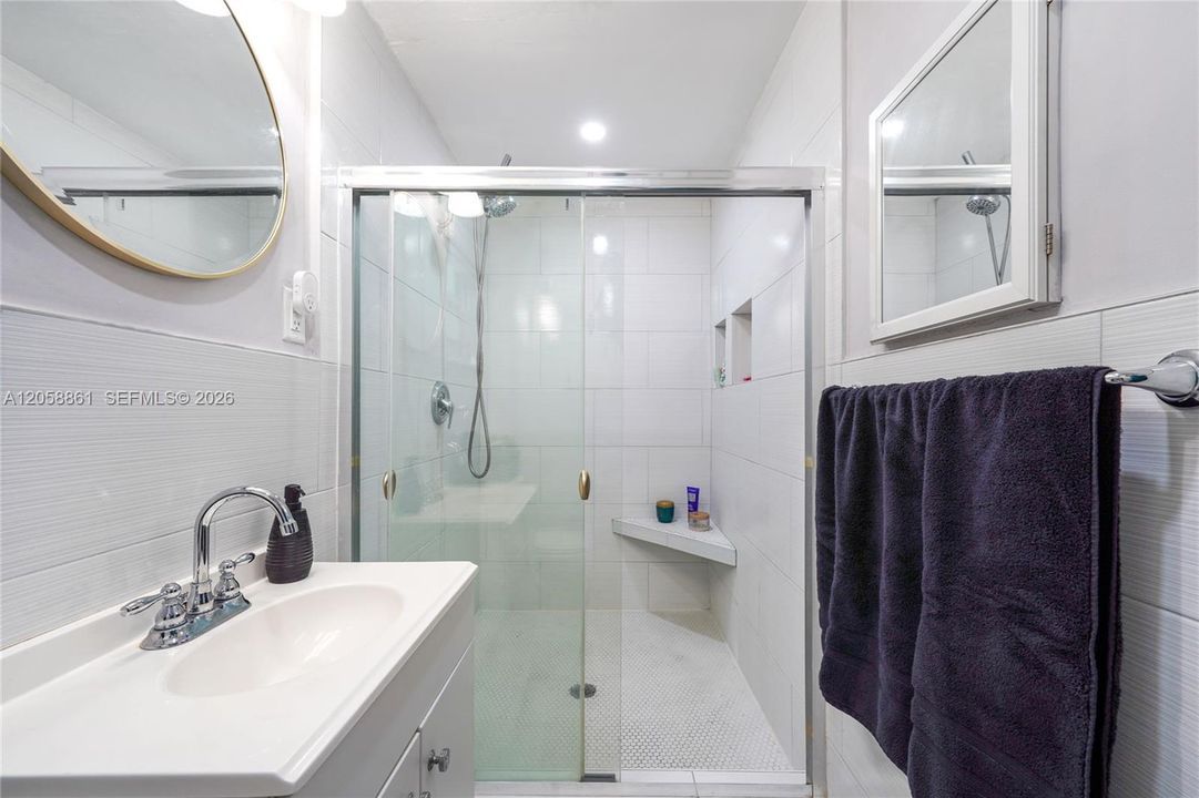 На продажу: $399,000 (3 спален, 2 ванн, 1298 Квадратных фут)