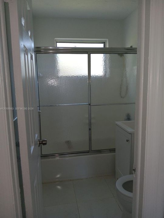 For Rent: $1,800 (2 beds, 1 baths, 648 Square Feet)