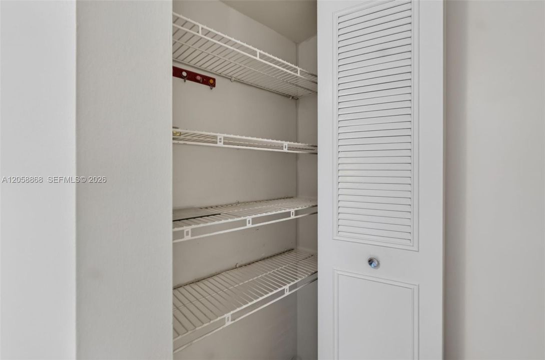 На продажу: $90,000 (1 спален, 1 ванн, 705 Квадратных фут)